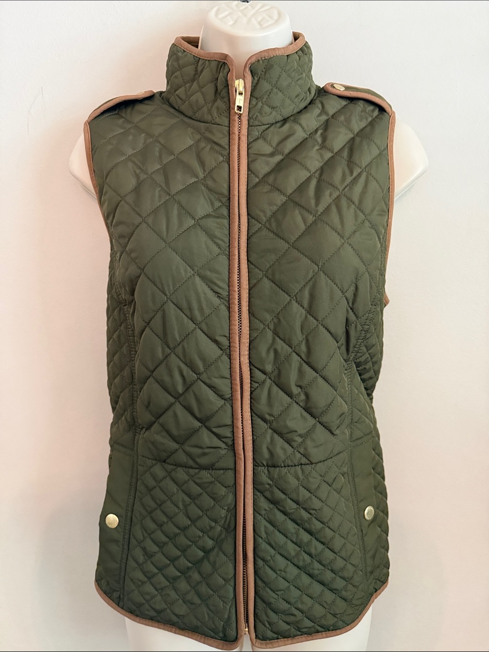 Talbots Classic Olive Green Quilted Vest with Camel Trim Size S - Gold Accents